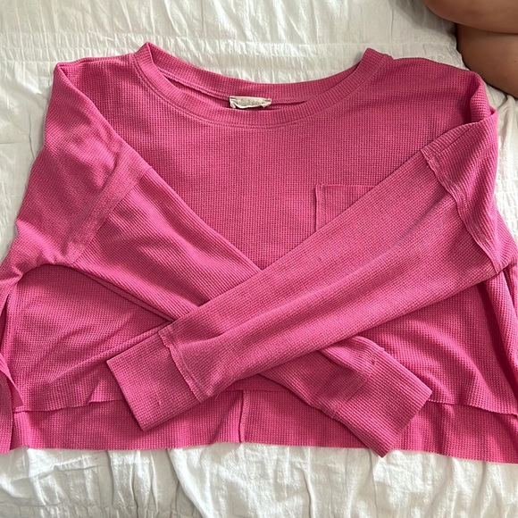 Altar’d State Pink long sleeve flowy  cropped oversized top. - Picture 1 of 3